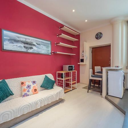 Xenia Apartments - Colorful Apartment In Fiera Area มิลาน ภายนอก รูปภาพ